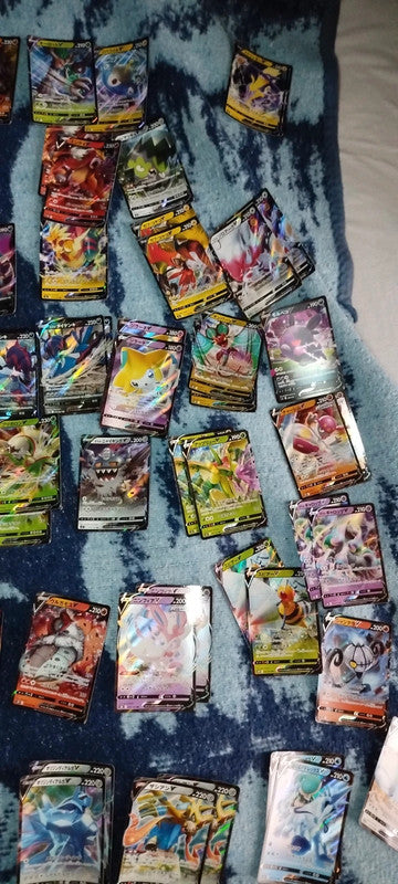 Lot de 227 cartes V